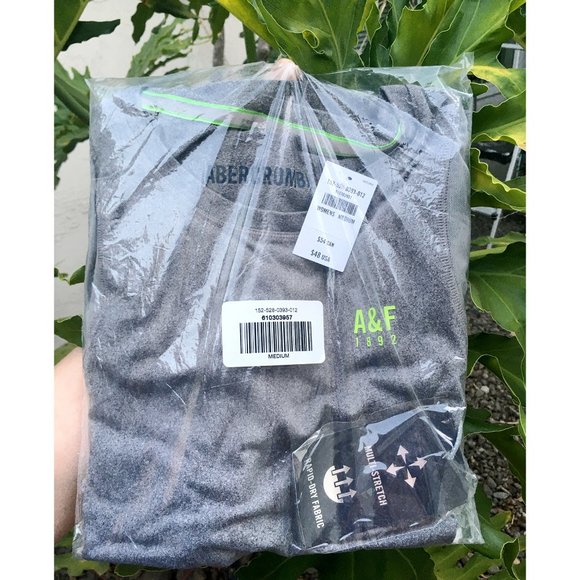 A&F Woman's Active Long Sleeve Tee in Heather Grey (medium) - Picture 9 of 9